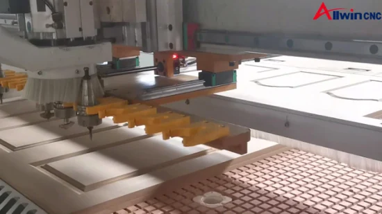 Roteadora CNC de alta velocidade 1325 Máquina de gravação de troca automática de ferramenta 1530