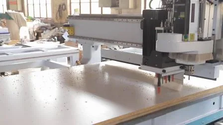 Máquina fresadora CNC Hicas de 3 eixos com servo motor japonês